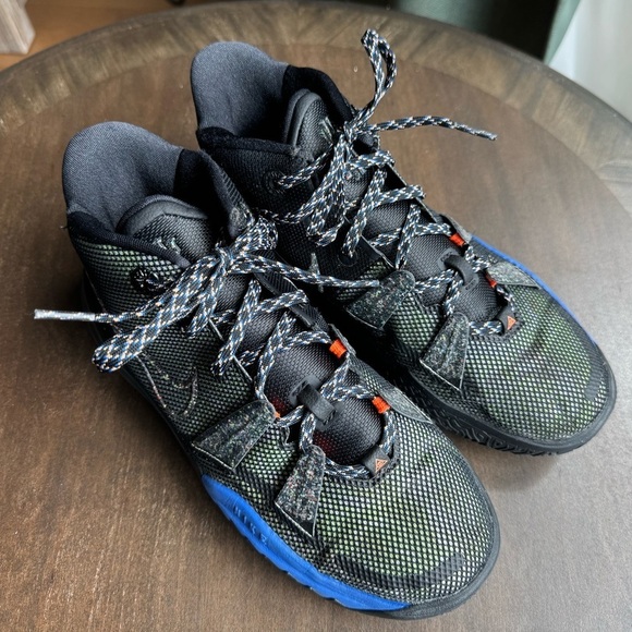 Nike Kyrie Irving Kyrie 7 GS - NBA Basketball Sneaker - Youth 5 (Ladies 6.5/7) - Picture 3 of 9